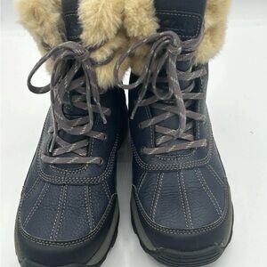 Clarks lace up waterproof snow boots faux fur lining